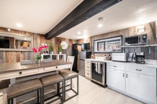 Zen Nest Eagle & Falcon Cabins - Duck Creek Village - 5