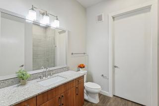 Stylish Urban 1B Getaway Resort-Style Pool & Gym - Fort Worth - 3
