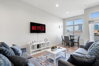 Modern Loft City View - Dallas - 9