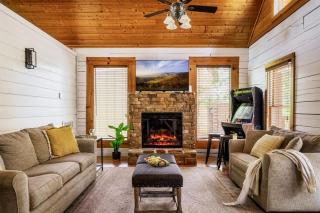 Luxurious Zen Cabin with Private Indoor Pool, Arcade, Hot Tub, Arcade, Bbq & Movie Projector - Sevierville - 2
