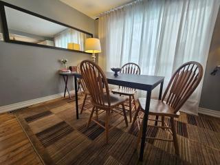 2-Bedroom House with free parking - Brampton - 5
