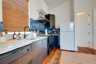 Stylish Home Near Lake Travis with Entertainment - Austin - 1
