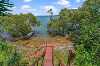 Due South Waterfront home - Macleay Island - 9