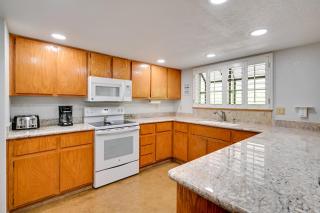 Riverfront Camp Verde Retreat with Game Room - Camp Verde - 2