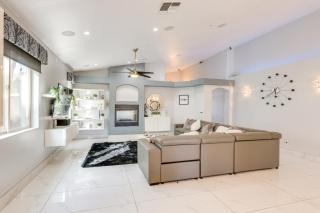 12 Mi to the Strip Las Vegas Home with Luxe Oasis! - Las Vegas - 7