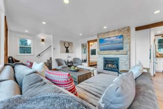 Cozy Carnelian Bay Vacation Rental with Lake Views - Carnelian Bay - 1