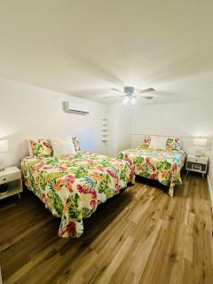 Astonishing view 100 feet from the lake! - Sunrise Beach - 2
