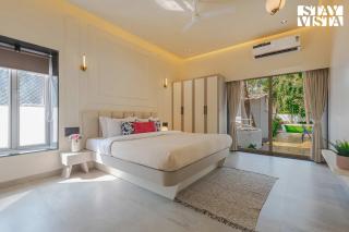StayVista at Serenity Shores with Pool, Bonfire, Lawn - Alibaug - 6