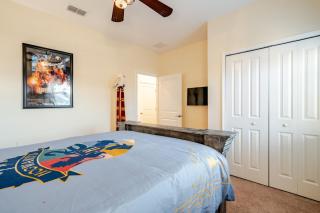 Universal 3BR Townhome with Pool - 4