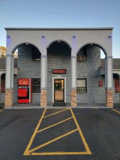 Snow White - Richmond South - 0