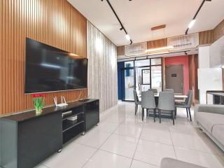 Fresh, Modern Georgetown Suite with Sky Pool Views - George Town - 8