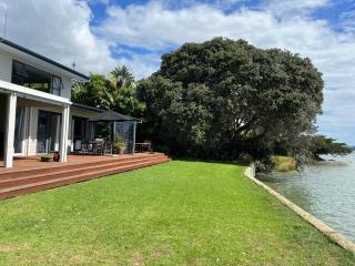 Absolute Waterfront Serenity Near Auckland - Clarks Beach - 6