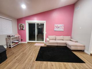 House of Pink - 4
