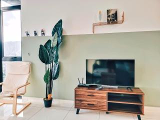 Haven Luxury 2BR Suite with Stunning Views - George Town - 6