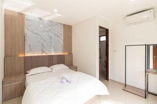Family Only Villa with Private Pool - De Reiz Ubud Syariah 5BR - Bandung - 1