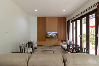 Family Only Villa with Private Pool - De Reiz Ubud Syariah 5BR - Bandung - 9