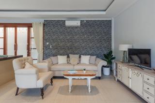 Villa Golden Palm Bali Canggu- HUGE luxe 2-storey villa - 4