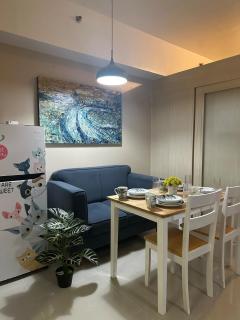 Modern & Cozy Two BR in Jazz Residences Makati City - Manila - 2