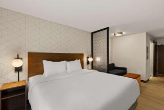Everhome Suites El Paso Airport near Fort Bliss - Loma Terrace - 2