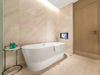 FIVE luxe JBR - High Floor Studio - Pool & Beach Access - Ventura Stays - 4