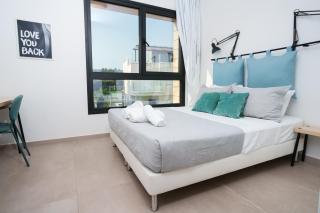 WealthyStays 2BR Retreat , 5Min Walk to Beach - 7