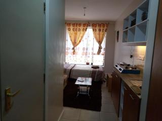 Deluxe Studio with WiFi, Pool & Free parking - Nairobi - 3