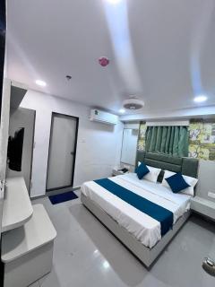 Hotel Grey Sky - Gandhinagar - 8