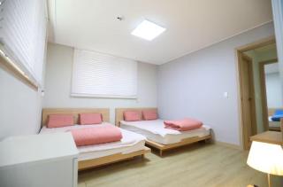 A Bridge House 1-B - - 1