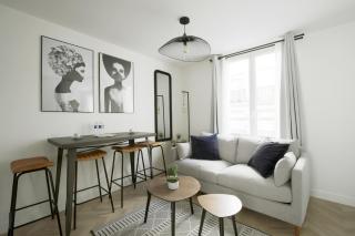 Chill-out on Private Patio in Vintage Masterpiece - Paris - 0