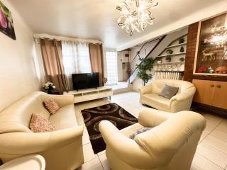 Cozy Station House & Direct Access to Paris - 0