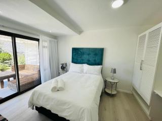 Modern Holiday Home by the Sea - St Francis Bay - 5