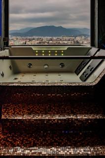 Virtual Dreamscape Apartment with Jacuzzi - Braşov - 4