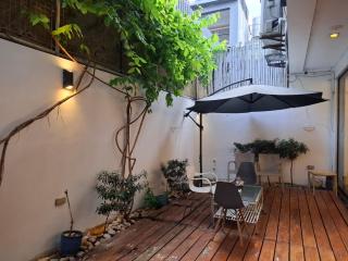 Modern Villa - Cozy and Breezy - 0