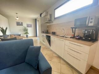 GIOIA'S HOUSE - 9