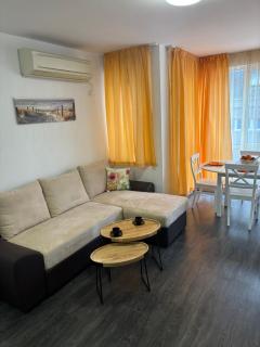 Apartment 4 Plus Burgas - 8