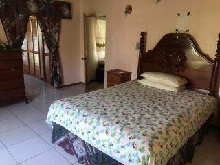 Your Home in Paradise- Private Garden Camp & Beach Nearby-Runaway Bay - 3
