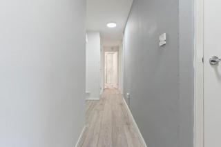 Simple 2 Bed Apt in Selly Oak, Selly Park by Cadbury World - 5 mins to Cadbury World, 5 mins to Selly Manor Museum, 5 mins to Edgbaston Stadium, 8 mins to Queen Elizabeth Hospital, 6 mins to University Of Birmingham - Free Parking & WIFI - Birmingham - 4