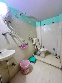 Trivenipuram Sangam Homestay - Jhūsi - 3
