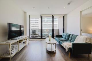 Urban Elegance in the Heart of Melbourne - 4