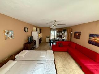 Hilltop Hideaway - 9