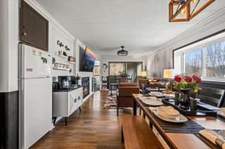 Corner Unit Balcony Free Tix LOCATION - 3