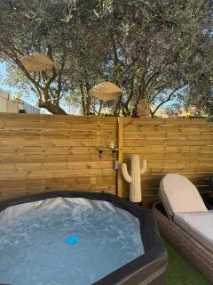 La Cabane de L'Olivier - Suite cosy avec jacuzzi & home cinéma - 1