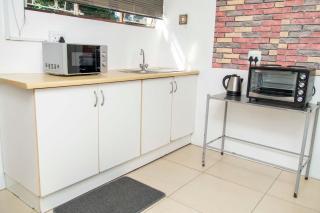 The Tropical Hut Lodges Westville - Durban - 5