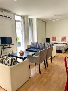 Apartamentos de Maria en Martinez! Av Libertador con Patio! - 9