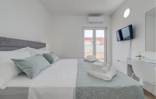 Nice Apartment In Trogir With Wifi - Trogir - 2