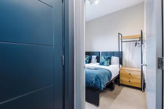 Spacious One Bedroom Apartment in Central Wigan by Eason Stays, Ideal For Weekend Getaways & Business Travellers - with Free Parking! - 7