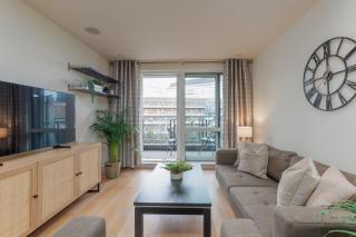 Starhost Residences - Spacious 1-bedroom Apartment with Balcony - Londra - 2
