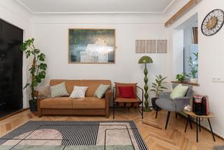 Mid-Century Modern Gem near Dry Bridge with Free Coffee - Tbilisi - 5