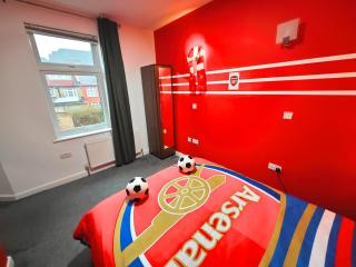Bright and Spacious 2-Bedroom Flat Near Emirates Stadium - Londra - 6