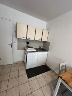 Studio équipé Paris 20e - 7